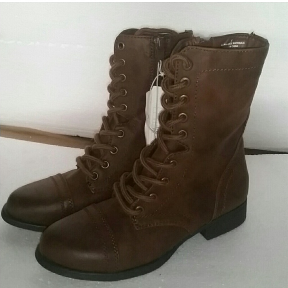 NEW! Mossimo Cassie Lace-Up Brown
Combat Boots